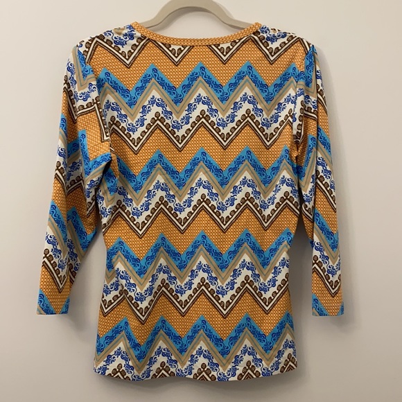 J. McLaughlin 3/4th Sleeve Printed Top - Picture 7 of 9